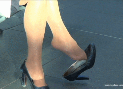 CANDID SHOEPLAY HOSTESS AIRPORT 88