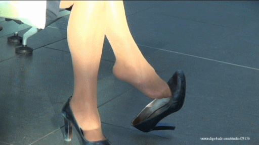 CANDID SHOEPLAY HOSTESS AIRPORT 88