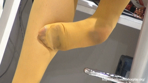 CANDID SHOEPLAY HOSTESS MOTORSHOW 122